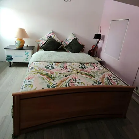 Holiday home Petit En Duplex Le Fenouiller