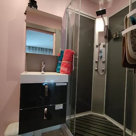 Petit En Duplex Ferienhaus *